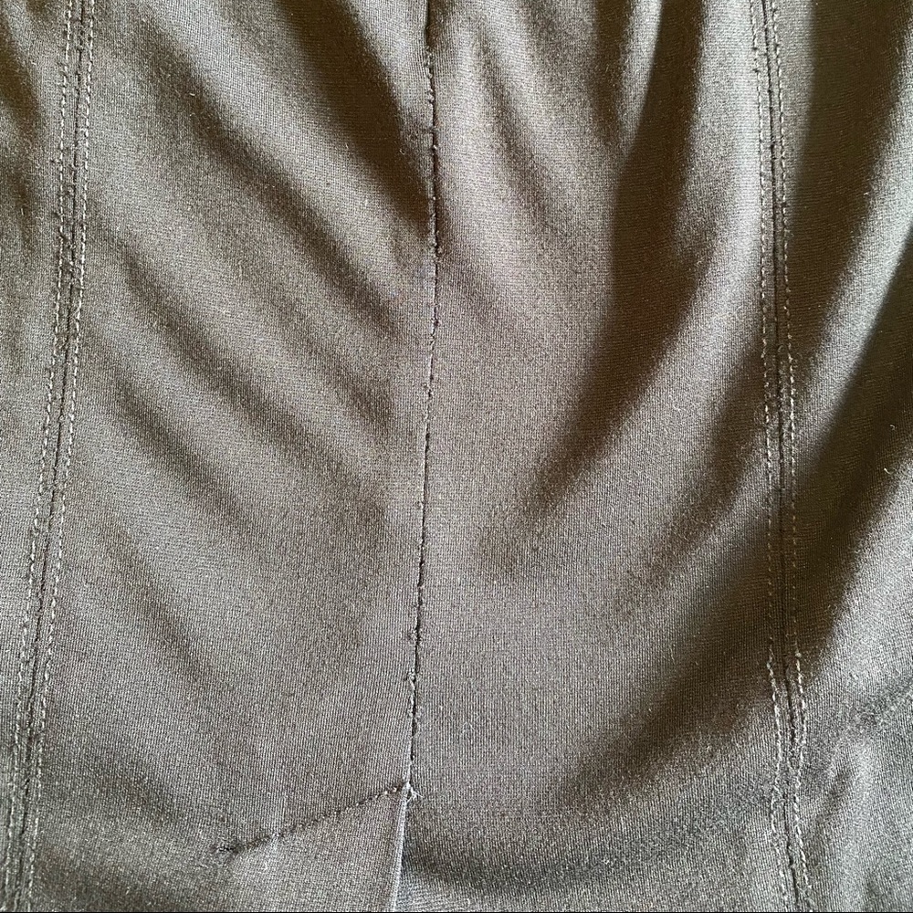 WHBM SZ 10 black skirt. - Picture 3 of 5